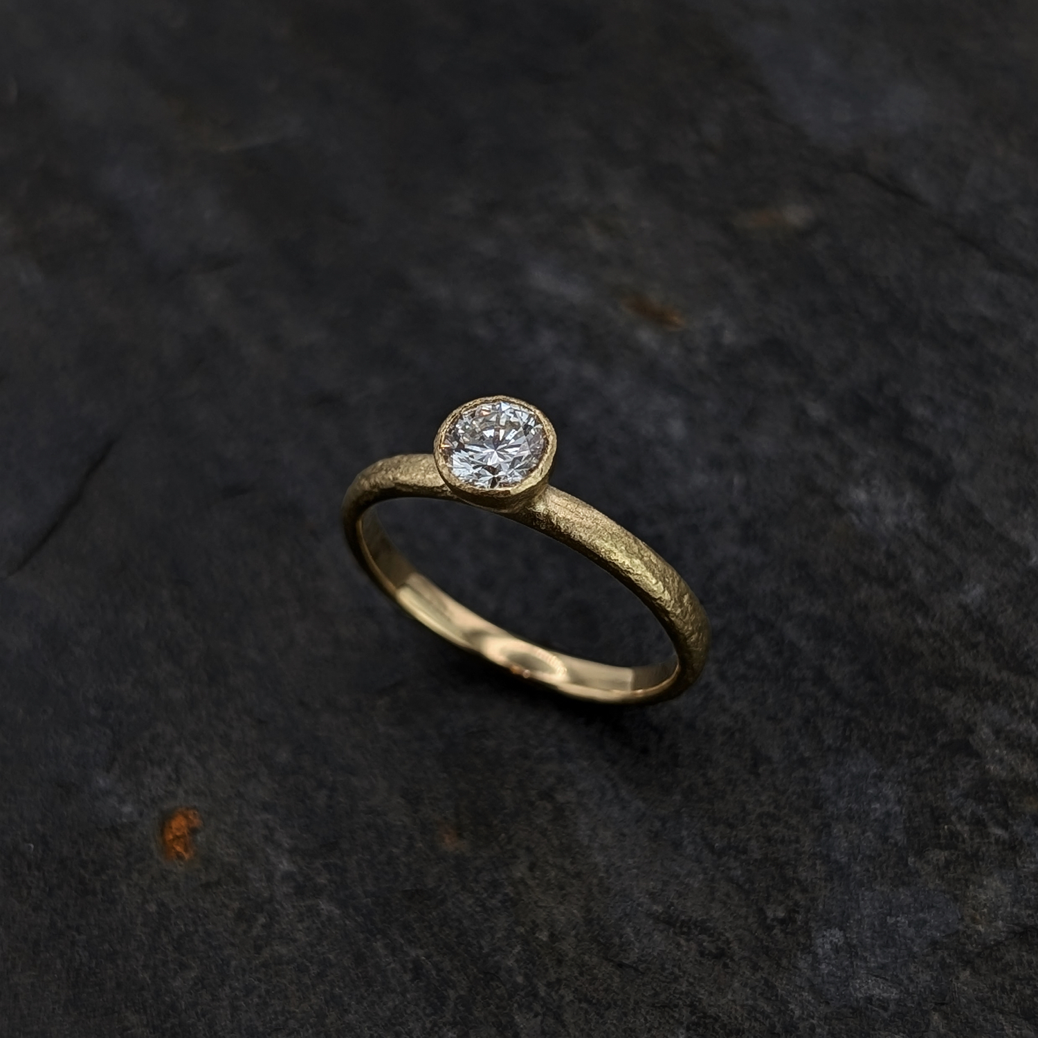 Rosa ocean diamond engagement ring